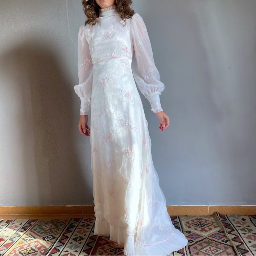 Vintage 1970s Wedding Dress